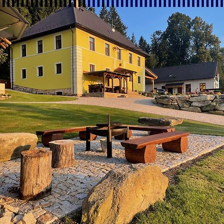 Apartmany Hajovna Lipno Loucovice ภายนอก รูปภาพ