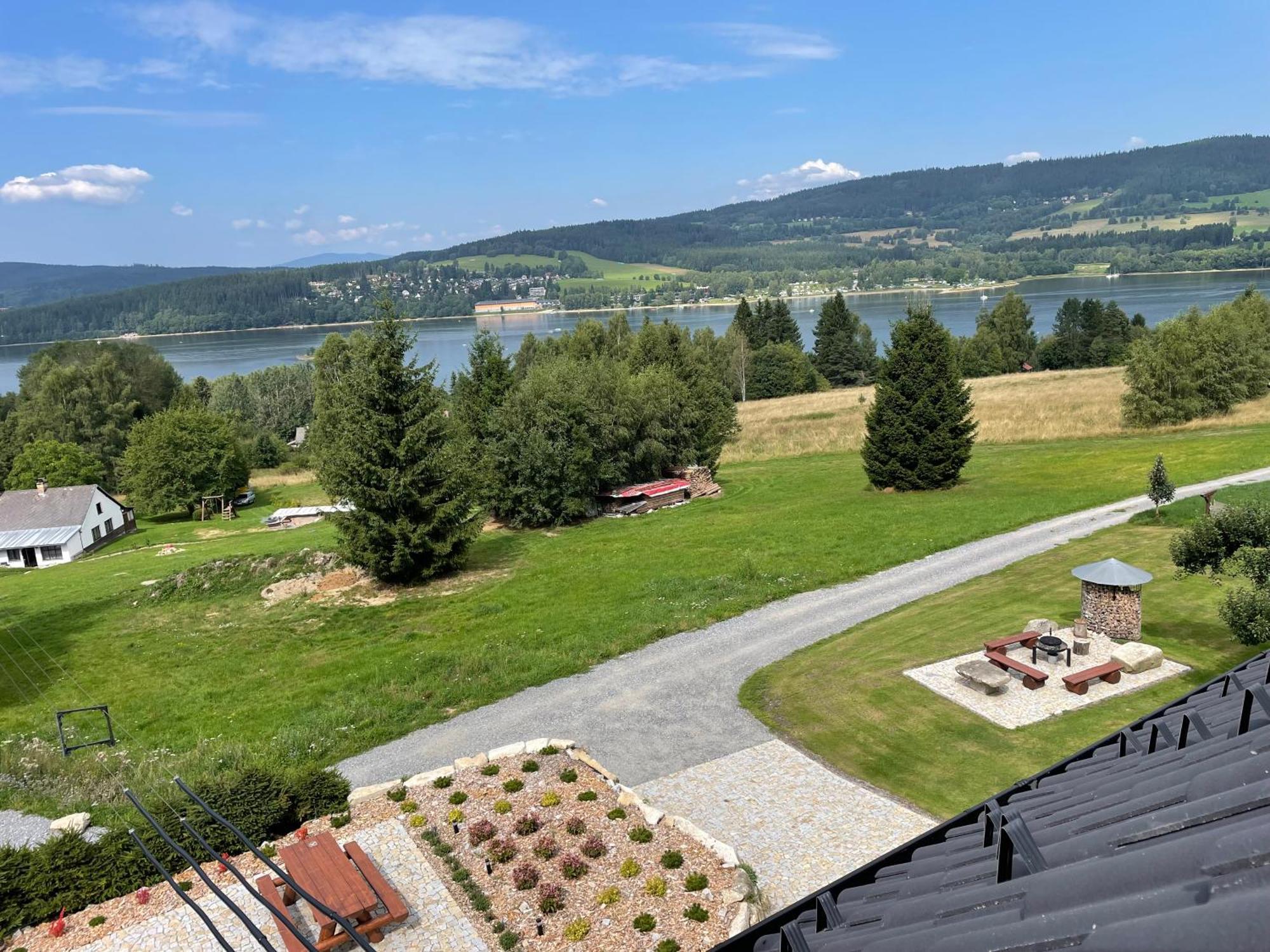 Apartmany Hajovna Lipno Loucovice ภายนอก รูปภาพ